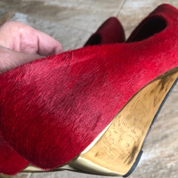 Dee Ocleppo Scarlet Calf Hair Gold Wedge - Picture 10 of 13